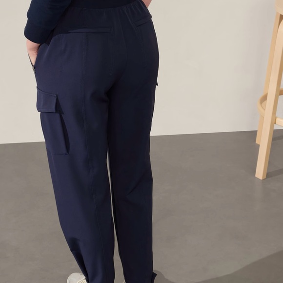 NWOT Athleta Endless High Rise Cargo Pant size 6 - Picture 2 of 3